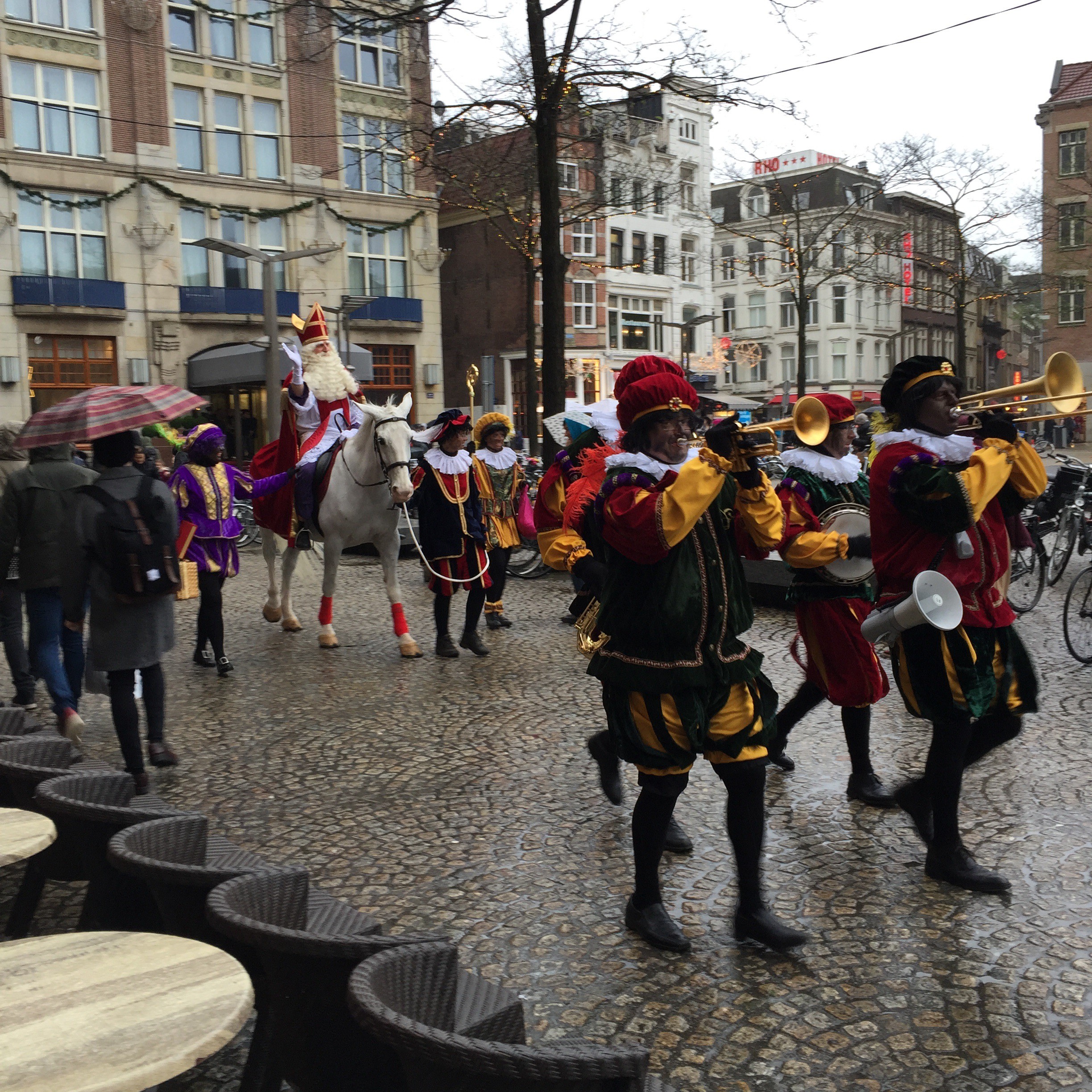 AMSTERDAM,CHRISTMAS,SANTA